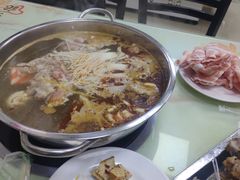 -荣吉招牌自助骨头锅(顾乡店)