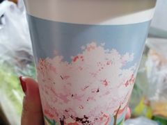 -全家便利店(洛川东路店)