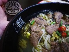 老坛酸菜牛肉米线-渝和喵叔米线(南坪万达店)