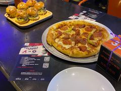 腊肠披萨-CAGES凯吉思西餐厅运动乐园(静安店)