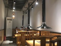 大堂-关二碳烤羊腿(龙翔路店)