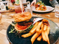 chicken&nbsp;burger-FLOVIE FLORIST CAFE