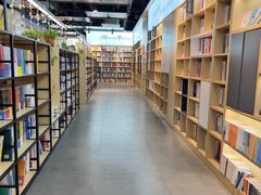 -新华书店(泉城路店)