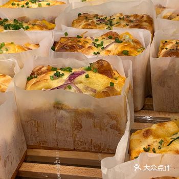 这家面包店真的看着太有食欲了