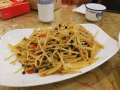 韭菜花炒土豆丝-红豆园(文林街店)