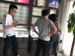 -视野联行眼镜蔡司·依视路官方授权店(顺城店)