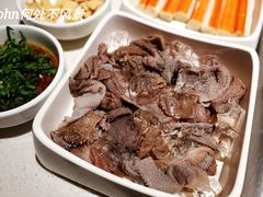 -海底捞火锅鲜切牛肉主题店(长寿路店)