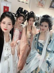 -一揽芳华汉服旗袍体验馆(拙政园店)