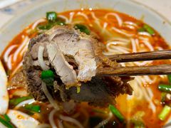 -粉八·云南米线·建水烧烤(常熟路店)