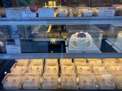 面包甜点陈列柜-红宝石·鲜奶小方(莘庄店)