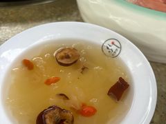 -茅草房·河畔园林火锅