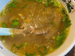 牛肉粉丝汤-鑫震源·苏式大虾生煎(山塘街店)