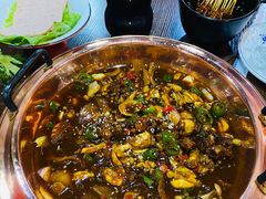 -虾弄弄海派小龙虾·牛羊蝎子火锅