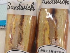 丹麦芝士猪排三明治-全家便利店(梅园路店)