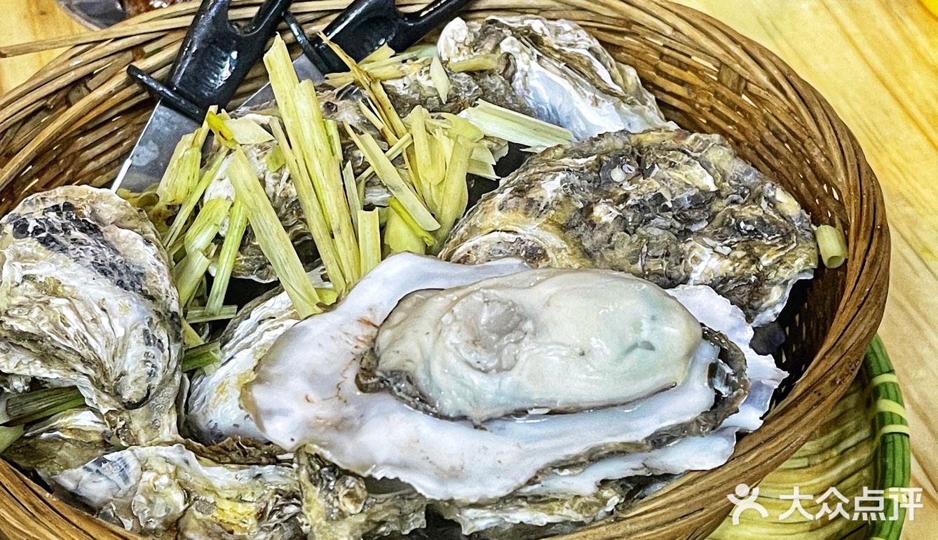 南宁夜市美食 | 肉质鲜美的高压锅生蚝🦪