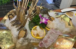 Mixed Seafood Platter with Small Lobster, Abalone, Prawn and Squid