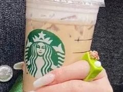 双杯冰星巴克山茶花漾拿铁-星巴克臻选(深圳华强北茂业店)