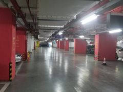 -丽丰购物中心·停车场