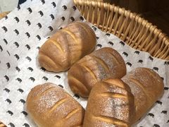-沁屋面包店(人民东路店)