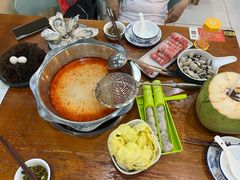 -老何家后安粉·糟粕醋海鲜火锅(三亚湾椰梦长廊店)