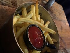 -SISTERS BAR RESTAURANT川意酒馆(嘉善老市H楼店)