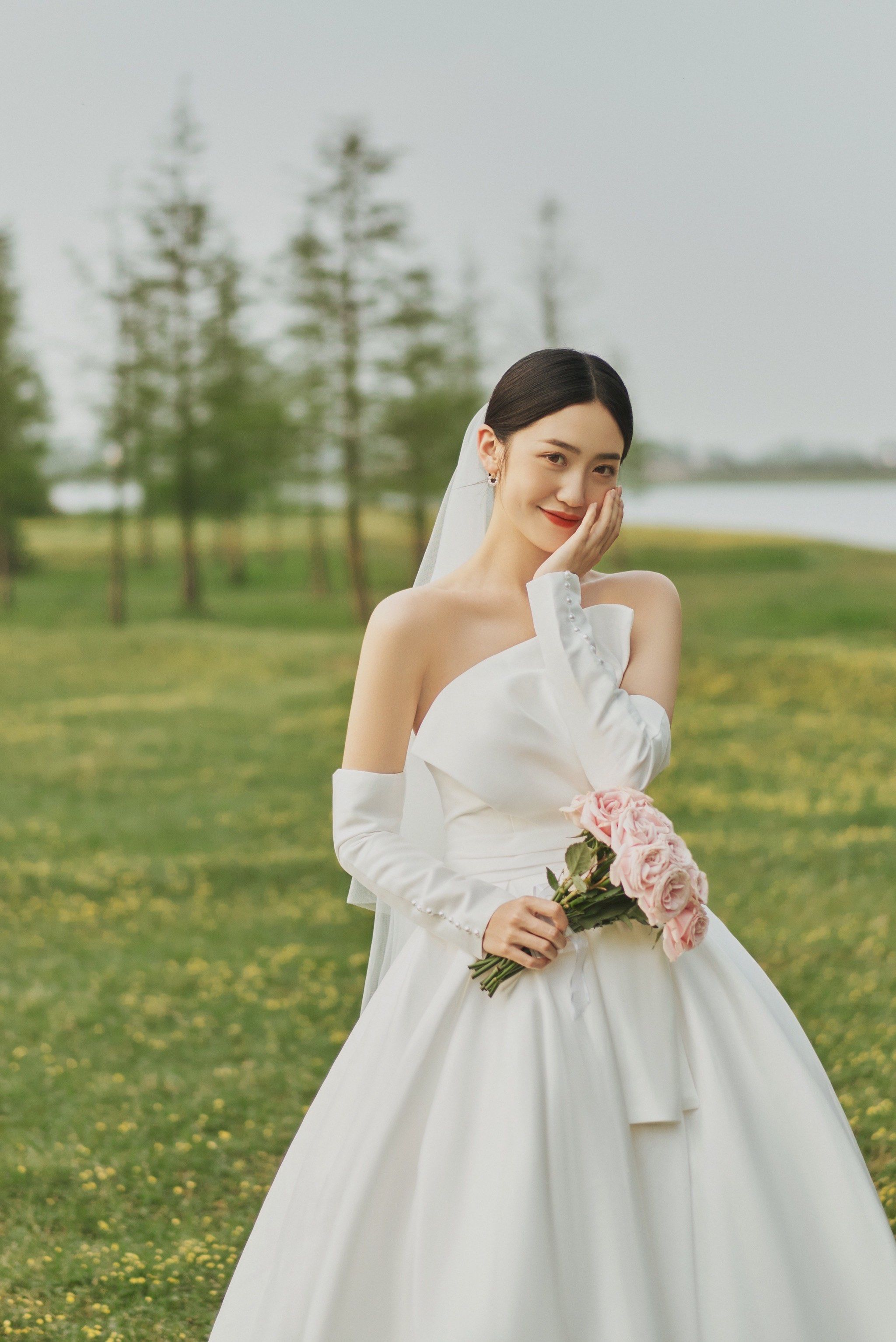 韩式女主小清新外景婚纱照