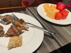 -广州万富希尔顿酒店·感趣自助餐厅·金秋蟹宴生蚝海鲜刺身