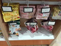 -来伊份1038(新村路三店)