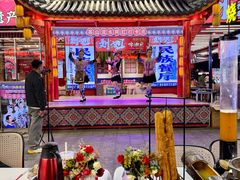 -刘姐啤酒鱼民族演艺餐厅(西街总店)