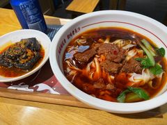 -呷佬·长沙手工米粉(金沙江路店)