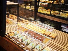 面包甜点陈列柜-华丰贺氏(营迹店)