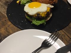 -HIGH FIVE哈福手工汉堡(桂林路店)