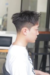 -一家只做男发烫染的店