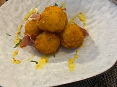 -MONICH牛排融合餐厅(和义大道购物中心店)