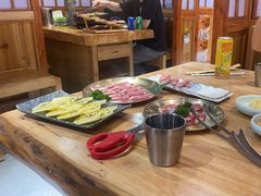 -汉城烤肉·黑金冠(华山路店)