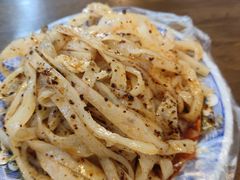 -牡丹广场薛栓子擀面皮大王