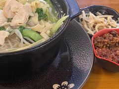 -丽虹云南过桥米线(兴工街店)