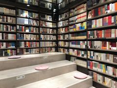 -钟书阁(群光广场店)