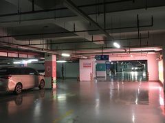 -九六广场-停车场