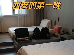 -西安大雁塔科技大学地铁站亚朵酒店