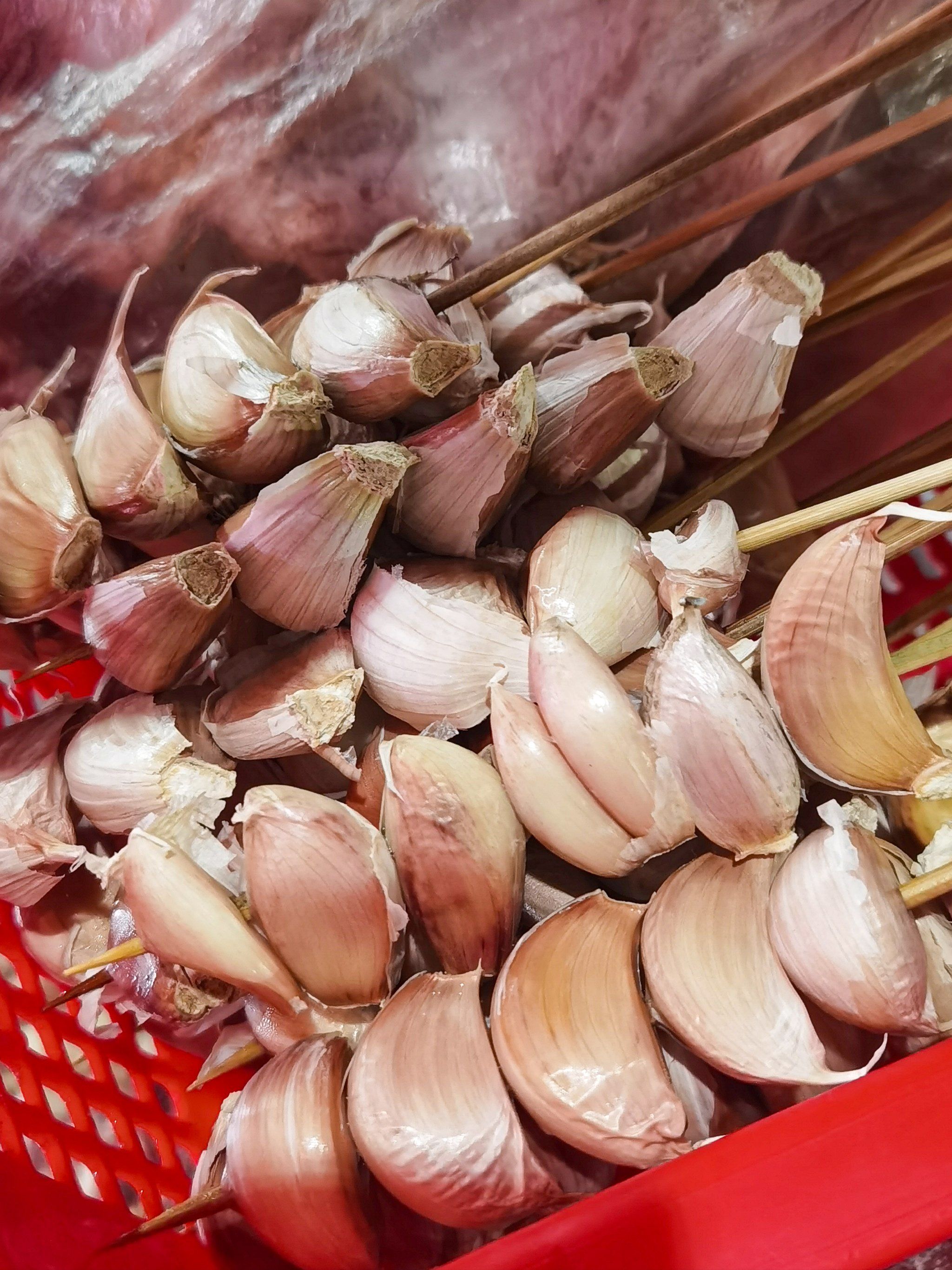 这家烧烤也是梅林本地老字号了
烧烤很正宗,特别是烤羊肉和馕

