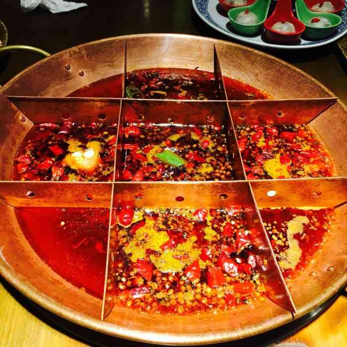 辣庄重庆老火锅(解放东路店)-"除了装修,没有任何特色.