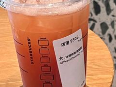 冰摇桃桃乌龙茶-星巴克(北京环球金融中心店)