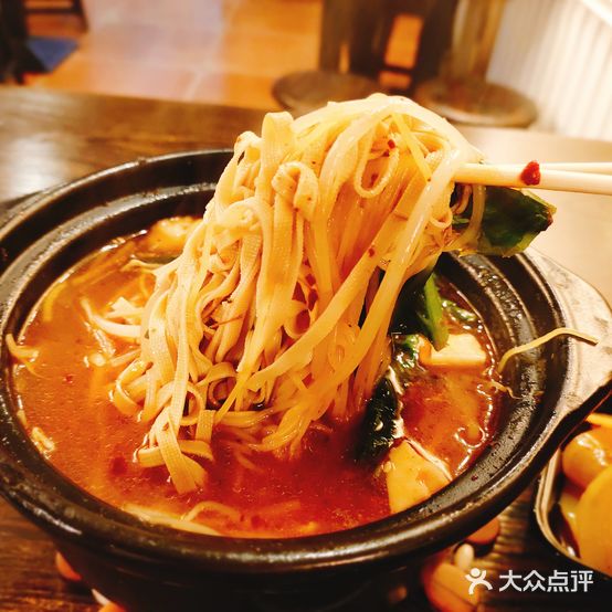 默晓麻辣鸭货米线店