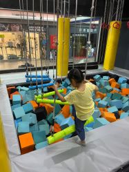 -蹦贝运动中心·蹦床·攀岩·闯关(龙岗店)