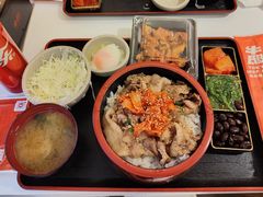 千层五花肉饭-牛邸·烧肉饭(来福士店)