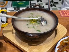-何妹湿辣牛肉·粤式烧烤砂煲(桂雅路店)