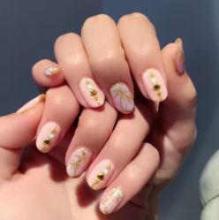 -逸日式美甲美睫工作室