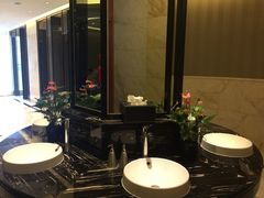 -圣丰索菲特·2 On 988 Café 自助餐厅