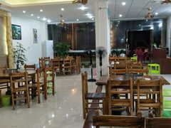 大堂-15年老字号鑫鑫猪肚鸡·椰子鸡海南火锅(兴隆华侨农场店)